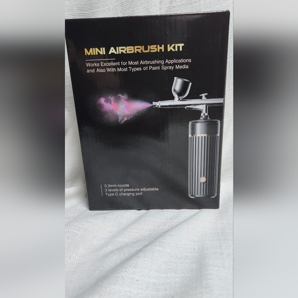 Portable airbrush